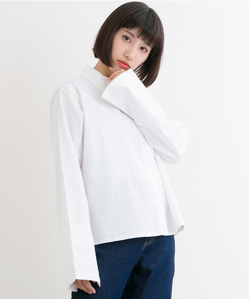 MERLOT(メルロー)の「フレアスリーブシャツ5763(シャツ/ブラウス・レディース・オフホワイト/ブラック/カーキ・FREE)」の2枚目の写真