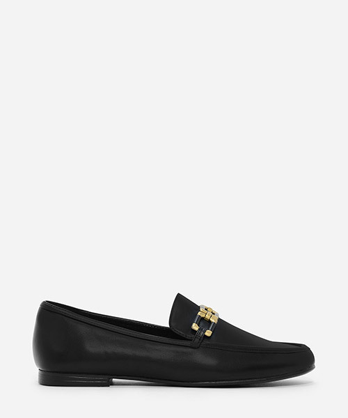 CHARLES & KEITH(チャールズ & キース)の「ゴールドディテールローファー / GOLD DETAIL LOAFERS(ローファー・レディース・ブラック/グリーン/ピンク/バーガンディー・23cm/25cm/23.5cm/24.5cm/22.5cm/24cm)」の2枚目の写真