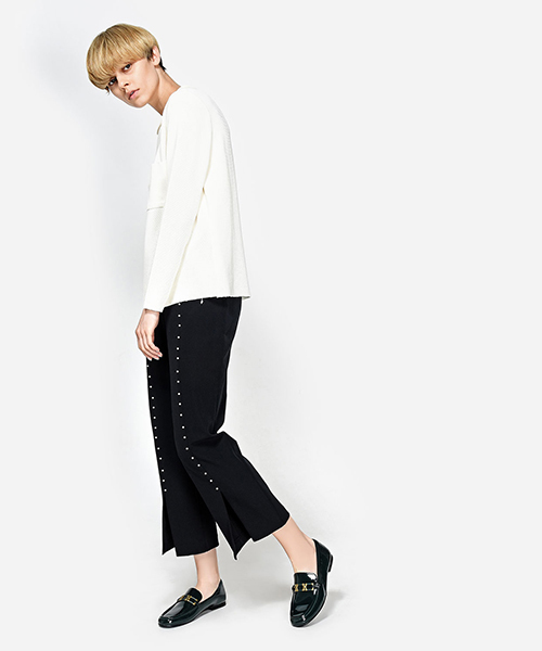 CHARLES & KEITH(チャールズ & キース)の「ゴールドディテールローファー / GOLD DETAIL LOAFERS(ローファー・レディース・ブラック/グリーン/ピンク/バーガンディー・23cm/25cm/23.5cm/24.5cm/22.5cm/24cm)」の15枚目の写真