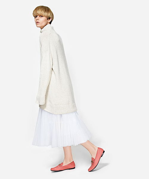 CHARLES & KEITH(チャールズ & キース)の「ゴールドディテールローファー / GOLD DETAIL LOAFERS(ローファー・レディース・ブラック/グリーン/ピンク/バーガンディー・23cm/25cm/23.5cm/24.5cm/22.5cm/24cm)」の21枚目の写真