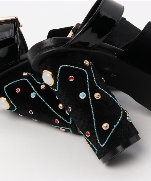 SLY（スライ）の「VELOUR CROSS MULE SANDALS（サンダル・レディース・ブラック/ブラウン・SMALL/MEDIUM/LARGE）」の6枚目の写真