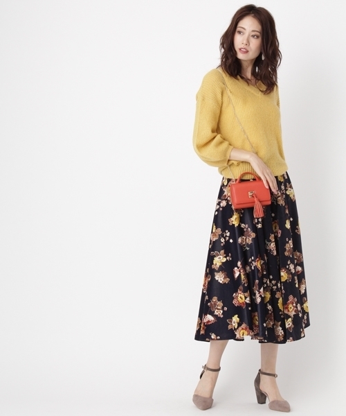 Andemiu（アンデミュウ）の「モヘヤコンラメニットプルオーバー769086（ニット/セーター・レディース・ネイビー/グレー/レッド/イエロー・FREE）」の17枚目の写真