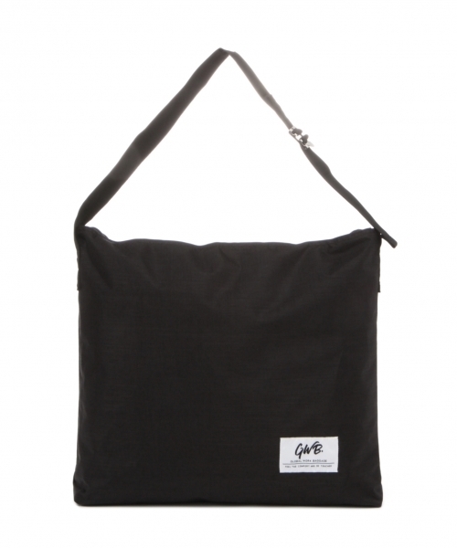 GLOBAL WORK（グローバルワーク）の「ナイロンビッグショルダー/773571（ショルダーバッグ・メンズ・ブラック/ネイビー/カーキ/オレンジ・FREE）」の2枚目の写真