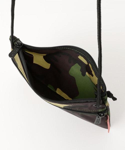 green label relaxing（グリーンレーベルリラクシング）の「別注Manhattan Portage （マンハッタンポーテージ） サコッシュ MEDIUM ◆（ショルダーバッグ・キッズ・ブラック/オリーブ/パープル/レッド・FREE）」の9枚目の写真