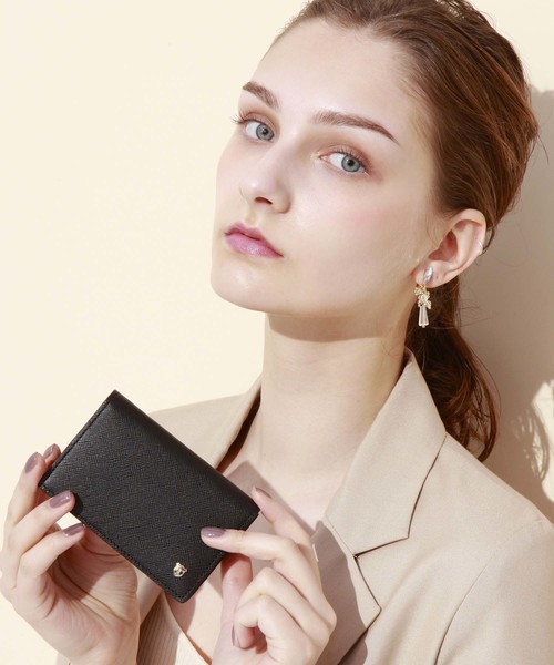 TOPKAPI（トプカピ）の「CLASSICO[クラシコ]角シボ型押し・名刺入れ（名刺入れ・レディース・ライトピンク/ターコイズブルー/ネイビー/グレイッシュベージュ/ピンクベージュ/ブラック/ブルー/シルバー・FREE）」の2枚目の写真