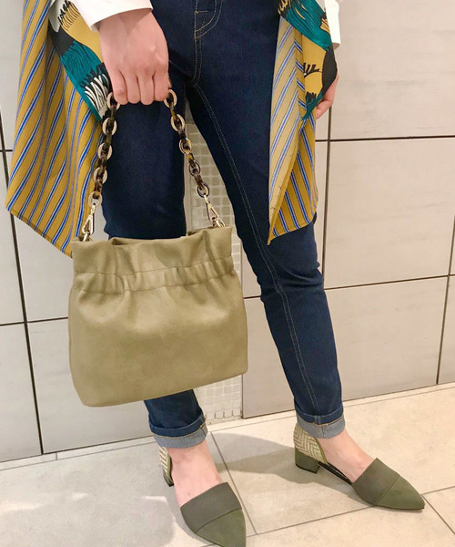 ear PAPILLONNER（イアパピヨネ）の「チェーンショルダーバッグ　S（ショルダーバッグ・レディース・カーキ/イエロー/アイボリー・FREE）」の17枚目の写真