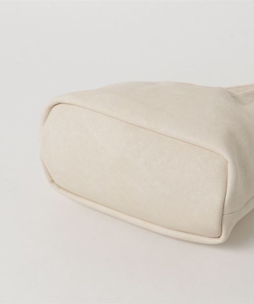 ear PAPILLONNER（イアパピヨネ）の「チェーンショルダーバッグ　S（ショルダーバッグ・レディース・カーキ/イエロー/アイボリー・FREE）」の6枚目の写真