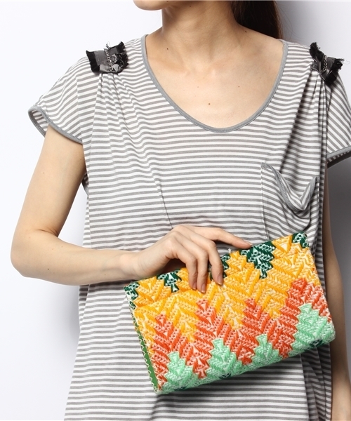 And A（アンドエー）の「ミカシシュウクラッチ（クラッチバッグ・レディース・グリーン/イエロー・FREE）」の6枚目の写真