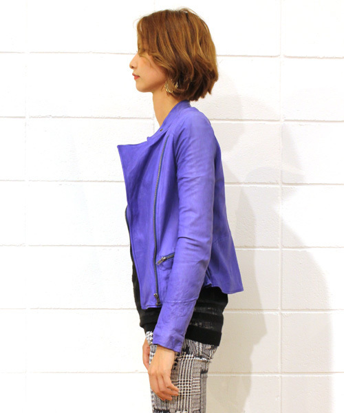 LANDS OF Eden.(ランズオブエデン)の「レザーライダース(ライダースジャケット・レディース・ブラック/グレイッシュベージュ/ブルー/ベージュ・SMALL/MEDIUM)」の6枚目の写真