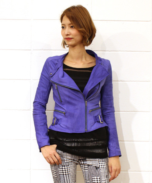 LANDS OF Eden.(ランズオブエデン)の「レザーライダース(ライダースジャケット・レディース・ブラック/グレイッシュベージュ/ブルー/ベージュ・SMALL/MEDIUM)」の12枚目の写真