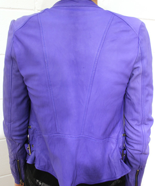 LANDS OF Eden.(ランズオブエデン)の「レザーライダース(ライダースジャケット・レディース・ブラック/グレイッシュベージュ/ブルー/ベージュ・SMALL/MEDIUM)」の13枚目の写真