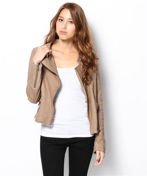 LANDS OF Eden.(ランズオブエデン)の「レザーライダース(ライダースジャケット・レディース・ブラック/グレイッシュベージュ/ブルー/ベージュ・SMALL/MEDIUM)」の3枚目の写真