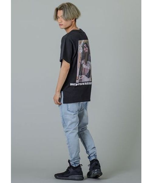 RE730(アールイーセブンサーティー)の「【RE730】フォトプリントロング丈Tシャツ ビッグシルエット(Tシャツ/カットソー・メンズ・ブラック/オフホワイト・LARGE/MEDIUM/X-LARGE)」の16枚目の写真