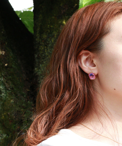 misto accessories（ミストアクセサリーズ）の「プレスドフラワーピアス スクエア（ピアス（両耳用）・レディース・ピンク/ライトグリーン/グレー・FREE）」の9枚目の写真