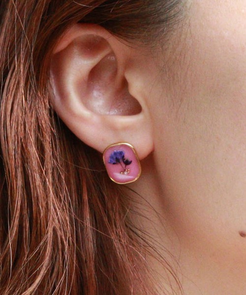 misto accessories（ミストアクセサリーズ）の「プレスドフラワーピアス スクエア（ピアス（両耳用）・レディース・ピンク/ライトグリーン/グレー・FREE）」の8枚目の写真