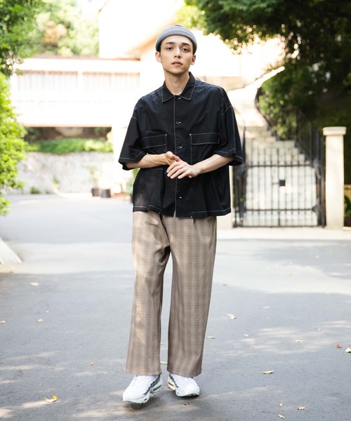 WEGO（ウィゴー）の「WEGO/配色ステッチ5分袖ワークポプリンシャツ（シャツ/ブラウス・メンズ・ベージュ/ホワイト/ブラック・MEDIUM/LARGE）」の7枚目の写真