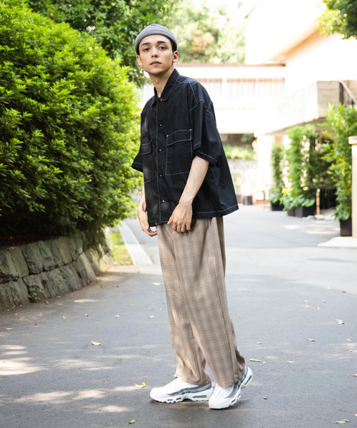 WEGO（ウィゴー）の「WEGO/配色ステッチ5分袖ワークポプリンシャツ（シャツ/ブラウス・メンズ・ベージュ/ホワイト/ブラック・MEDIUM/LARGE）」の6枚目の写真