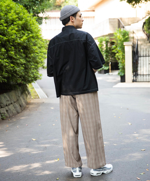 WEGO（ウィゴー）の「WEGO/配色ステッチ5分袖ワークポプリンシャツ（シャツ/ブラウス・メンズ・ベージュ/ホワイト/ブラック・MEDIUM/LARGE）」の5枚目の写真