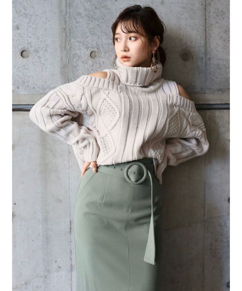 MURUA(ムルーア)の「オープンショルダーオフタートル(ニット/セーター)」|アイボリー