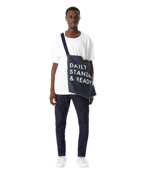 DAILY STANDARD by SANDINISTA（デイリースタンダードバイサンディニスタ）の「Ordinary Canvas 2way Bag / プリント入りキャンバスバッグ（ショルダーバッグ・メンズ・ネイビー/ナチュラル・FREE）」の6枚目の写真