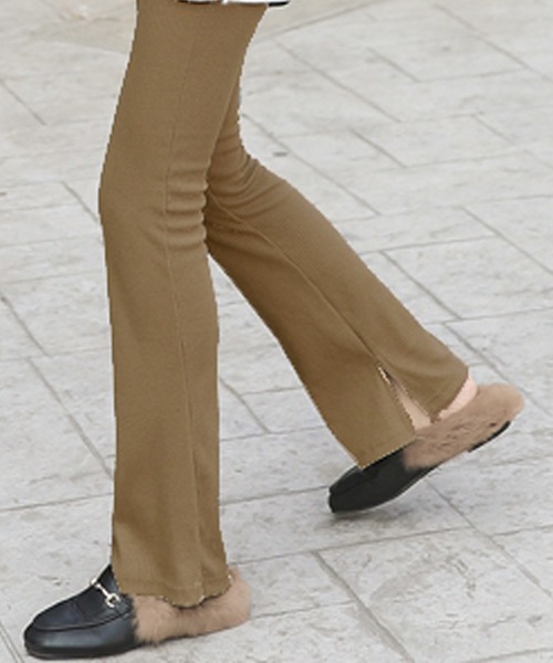 DAY CLOSET(デイ クローゼット)の「レディース スリット入り裏起毛リブフレアパンツ(その他パンツ・レディース・ブラック/モカ/キャメル/ダークグレー/ライトグレー/ホワイト・ONE SIZE)」の17枚目の写真