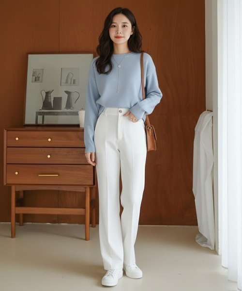 urge:(アージコロン )の「【URGE:】シルエットフレアスリットパンツ(スラックス・レディース・ブルー/ブラウン/アイボリー/ブラック/ミント/ライトベージュ/ピンク系その他/グリーン系その他/モカ/ダークブルー/グレイッシュベージュ/チャコールグレー/アッシュブラウン・FREE/SMALL/MEDIUM/LARGE)」の2枚目の写真