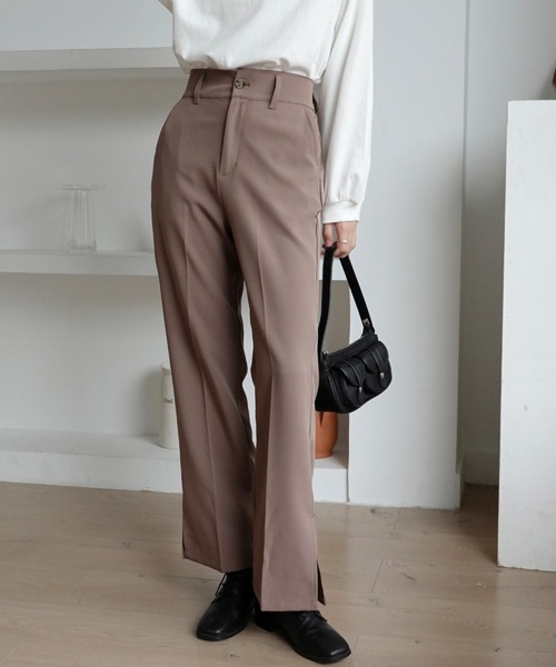 urge:(アージコロン )の「【URGE:】シルエットフレアスリットパンツ(スラックス・レディース・ブルー/ブラウン/アイボリー/ブラック/ミント/ライトベージュ/ピンク系その他/グリーン系その他/モカ/ダークブルー/グレイッシュベージュ/チャコールグレー/アッシュブラウン・FREE/SMALL/MEDIUM/LARGE)」の6枚目の写真