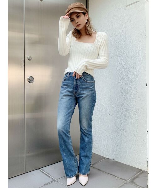 GYDA（ジェイダ）の「センターラインセミフレアデニムパンツ（デニムパンツ・レディース・ライトブルー/ブルー・SMALL/MEDIUM/X-SMALL）」の9枚目の写真