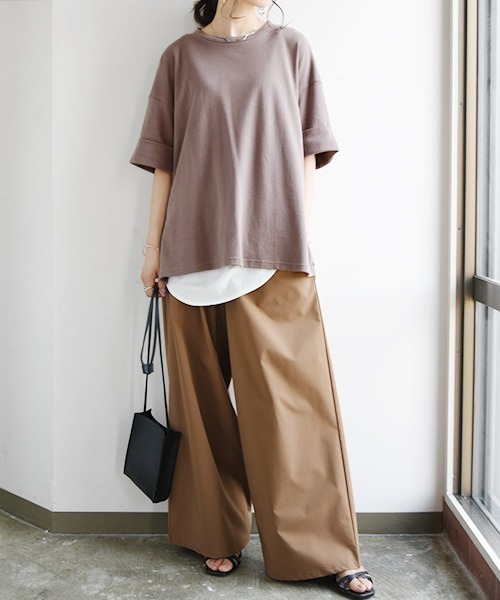 and it_(アンドイット)の「【日本製】Beスリーブデイリーゆるカットソー(Tシャツ/カットソー・レディース・ブラック/ライトグレー/カーキブラウン/ベージュ/ライトブラウン・FREE)」の20枚目の写真
