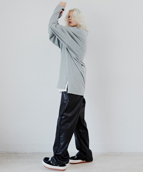 AIVER（アイバー）の「AIVER　シルケットルーズスリット L/S TEE（Tシャツ/カットソー・メンズ・グレイッシュブルー/ブラック/チャコールグレー/オフホワイト・MEDIUM/LARGE/SMALL）」の18枚目の写真