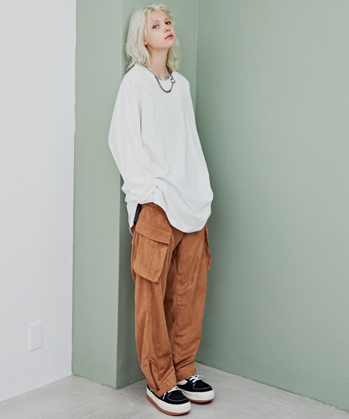 AIVER（アイバー）の「AIVER　シルケットルーズスリット L/S TEE（Tシャツ/カットソー・メンズ・グレイッシュブルー/ブラック/チャコールグレー/オフホワイト・MEDIUM/LARGE/SMALL）」の8枚目の写真