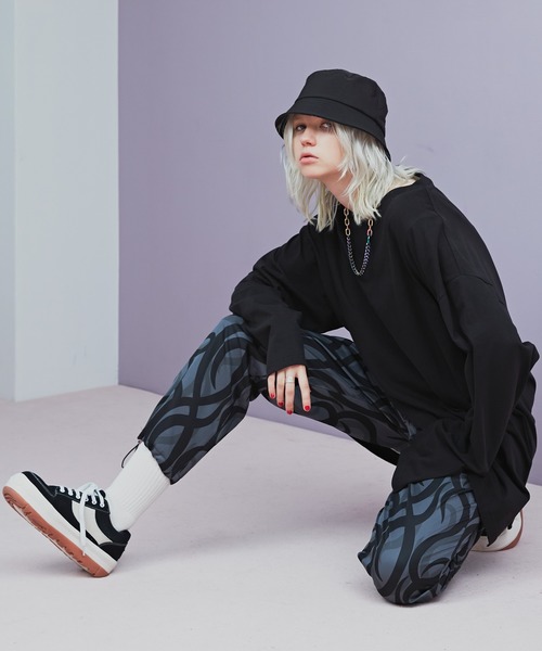 AIVER（アイバー）の「AIVER　シルケットルーズスリット L/S TEE（Tシャツ/カットソー・メンズ・グレイッシュブルー/ブラック/チャコールグレー/オフホワイト・MEDIUM/LARGE/SMALL）」の15枚目の写真