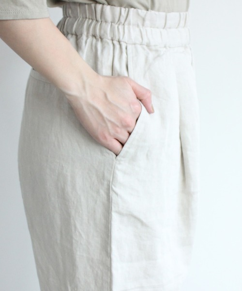 yuni(ユニ )の「Linen Twill gom tuck パンツ(その他パンツ・レディース・ネイビー/ホワイト/ピンク・FREE)」の16枚目の写真