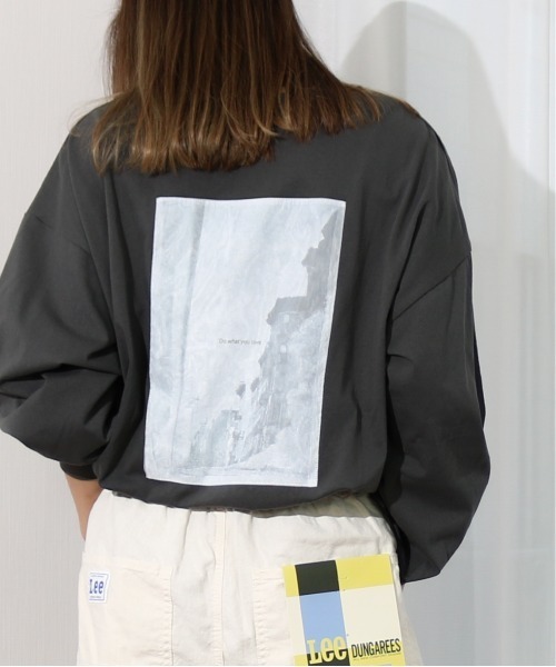 Per sist ence（パーシエンス）の「Per sist ence/パーシエンス　ダブルプリントロンTEE（Tシャツ/カットソー・レディース・ベージュ/カーキ/オフホワイト/ブラック・FREE）」の3枚目の写真