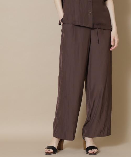 N.(N. Natural Beauty Basic)(エヌエヌナチュラルビューティーベーシック)の「◆パウダーサテンリラックスパンツ(その他パンツ・レディース・チャコールグレー/ブルー/モカ・MEDIUM)」の7枚目の写真