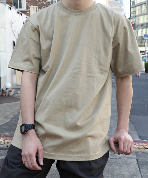 United Athle(ユナイテッドアスレ)の「United Athle/ユナイテッドアスレ 5.6オンス ハイクオリティー Tシャツ(Tシャツ/カットソー・メンズ・ブラック/ベージュ/グレー/オフホワイト/グリーン系その他/オレンジ系その他・MEDIUM/LARGE/X-LARGE/SMALL)」の1枚目の写真