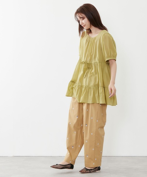 POU DOU DOU（プードゥドゥ）の「デイジー刺繍タックパンツ（その他パンツ・レディース・ベージュ/ネイビー/カーキ・3）」の10枚目の写真
