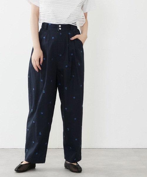 POU DOU DOU（プードゥドゥ）の「デイジー刺繍タックパンツ（その他パンツ・レディース・ベージュ/ネイビー/カーキ・3）」の22枚目の写真