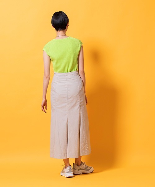 lautreamont BLEUBLANC(ロートレアモンブルーブラン)の「麻混リブニットプルオーバー(ニット/セーター・レディース・ホワイト/ベージュ/オレンジ/グリーン・9号)」の15枚目の写真