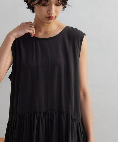 OMNES（オムネス）の「綿サテンガーゼ 後ヨークギャザーワンピース（ワンピース・レディース・オフホワイト/グレー系その他/サーモンピンク/チャコール・FREE）」の18枚目の写真