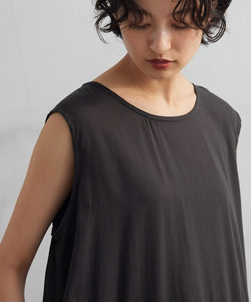 OMNES（オムネス）の「綿サテンガーゼ 後ヨークギャザーワンピース（ワンピース・レディース・オフホワイト/グレー系その他/サーモンピンク/チャコール・FREE）」の19枚目の写真