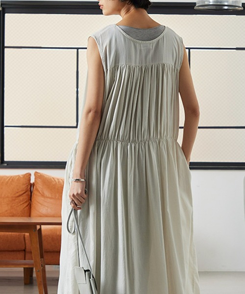 OMNES（オムネス）の「綿サテンガーゼ 後ヨークギャザーワンピース（ワンピース・レディース・オフホワイト/グレー系その他/サーモンピンク/チャコール・FREE）」の15枚目の写真