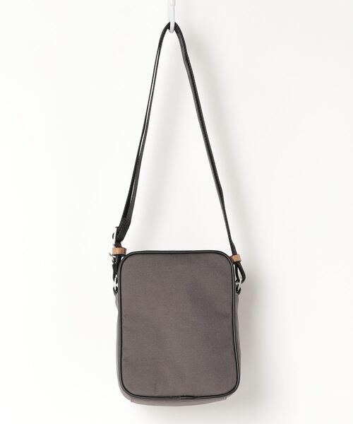 Guess（ゲス）の「MASSA Top Zip Crossbody Flat（ショルダーバッグ・メンズ・ブラック/グレー・ONE SIZE）」の11枚目の写真