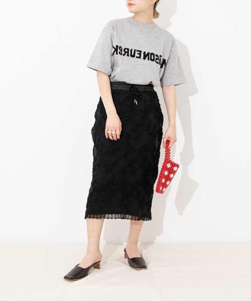 MAISON EUREKA(メゾンエウレカ)の「MAISON EUREKA FLOCKY ME LOGO T-SHIRTS(Tシャツ/カットソー・レディース・ホワイト/グレー・MEDIUM)」の4枚目の写真