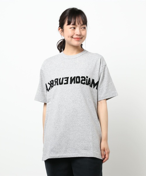 MAISON EUREKA(メゾンエウレカ)の「MAISON EUREKA FLOCKY ME LOGO T-SHIRTS(Tシャツ/カットソー・レディース・ホワイト/グレー・MEDIUM)」の8枚目の写真