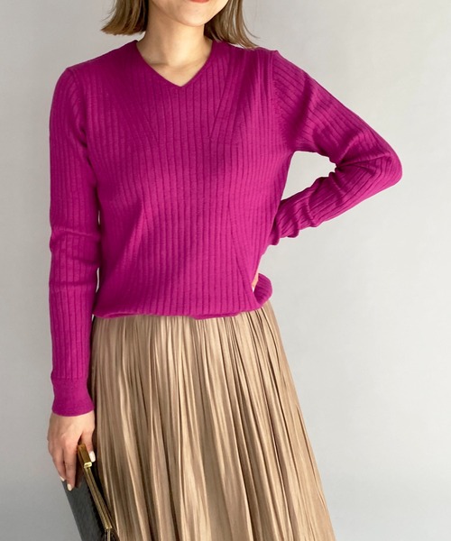 PICCIN（ピッチン）の「太リブVネックニット（ニット/セーター・レディース・ベージュ/パープル/オフホワイト/ブルー/ブルーグレー・M）」の5枚目の写真