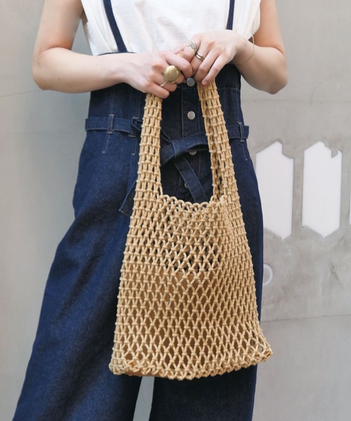 CORNERS（コーナーズ）の「ロープ編みショルダーバッグ（かごバッグ・レディース・ベージュ/イエロー/ピンク/ブラック/ホワイト・FREE）」の10枚目の写真