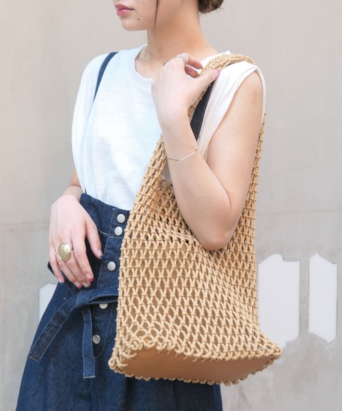 CORNERS（コーナーズ）の「ロープ編みショルダーバッグ（かごバッグ・レディース・ベージュ/イエロー/ピンク/ブラック/ホワイト・FREE）」の11枚目の写真