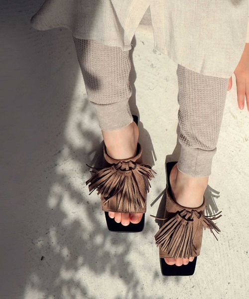 antiqua（アンティカ）の「ボリュームタッセルサンダル（サンダル・キッズ・アッシュブラウン・200/180/170/210/190）」の14枚目の写真