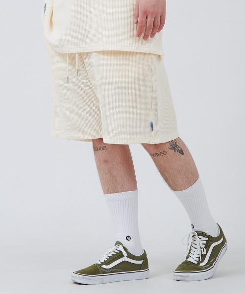 SIDEWAY STANCE（サイドウェイスタンス）の「【SIDEWAY STANCE】ワッフル ショートパンツ セットアップ対応（その他パンツ・メンズ・オフホワイト/ベージュ/ブラック・LARGE/X-LARGE/MEDIUM）」の14枚目の写真
